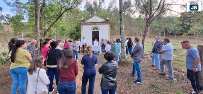 Guaxupeanos homenageiam So Miguel Arcanjo com missa na capela construda pela Famlia Stampone