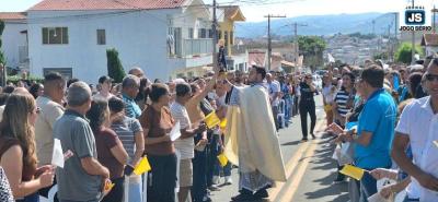 Missa campal na Parquia de So Jos Operrio pelo Dia de Nossa Senhora Aparecida
