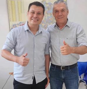 Assessor do deputado Z Silva divulga a destinao de sementes a agricultores de Guaxup e regio