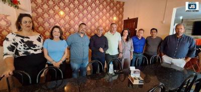 Dirigentes do PDT e lideranas regionais recebem o deputado Mrio Heringer em Guaxup 