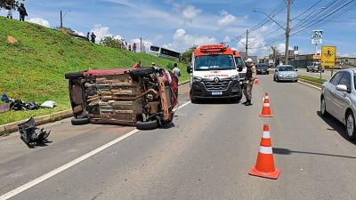 Capotamento na MGC-146 deixa mulher ferida e motorista preso por embriaguez em Poos de Caldas