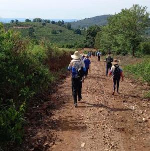 Peregrinos partem da Biguatinga, distrito de So Pedro da Unio, at a Baslica de Nossa Senhora Aparecida
