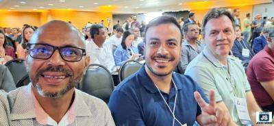 Vereadores de Guaxup aperfeioam seus conhecimentos sobre polticas pblicas no 11 Congresso de Municpios da AMM