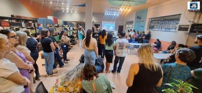 Comunidade do Ginsio Estadual inaugura a 