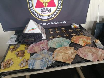 PMs apreendem drogas, motocicleta e dinheiro ap�s den�ncia sobre tr�fico no Sul de Minas
