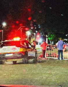 Embriagado, motociclista � detido ap�s bater contra grade de seguran�a em pra�a de Guaran�sia