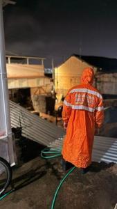 Queda de muro de arrimo mobiliza Bombeiros em Campo Belo durante a madrugada
