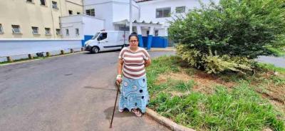 J� cansada de tanto sofrer, guaxupeana cria campanha para cirurgia de estenose no canal lombar