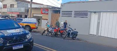  Ex-companheiro atira em mulher e se mata ap�s invadir resid�ncia em Guaxup�