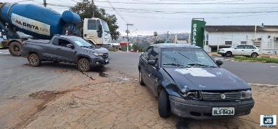 Mais uma colis�o refor�a a necessidade de melhor sinaliza��o em avenida do Polo Industrial