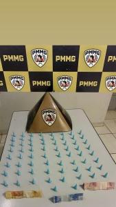 PM realiza opera��o antidrogas e apreende 66 microtubos de coca�na em Monte Belo