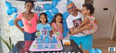 O anivers�rio da estudante guaxupeana Maria Viviane Consolar SantClaire