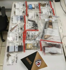 Pol�cia Militar apreende armas, muni��es e drogas em a��o na zona rural de Guaxup�