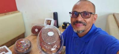 Colombas pascais, ovos de chocolate e muito mais aqui, na PANIFICADORA MODELO