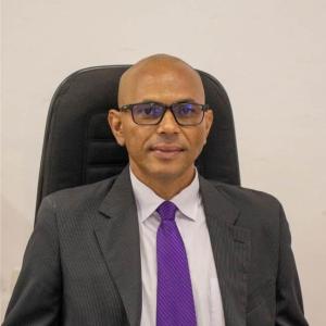 Vereador Carl�o sai em defesa dos direitos de atendentes da Sa�de P�blica em Guaxup� 