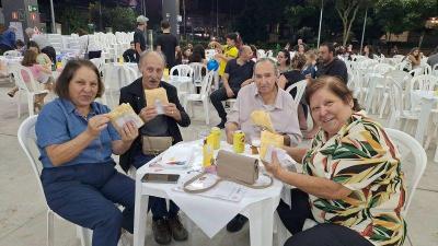 Come�ou a 46� Feira da Bondade da Apae de Guaxup� 