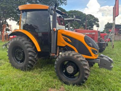 Trator da marca Valtra dispon�vel para venda 