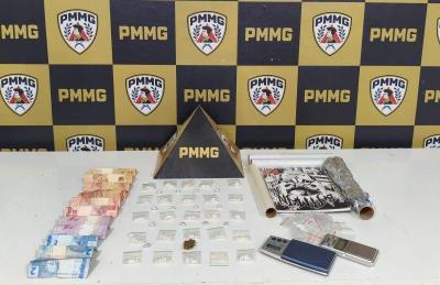 PMs de Guaxup� capturam mulher adulta e adolescentes por suposto tr�fico de drogas