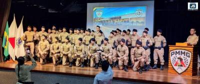 Comando da PM de Guaxup� apresenta 41 novos soldados para a cidade e regi�o 