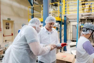 Edu Guedes visita a Cooxup� e conhece de perto a origem do Caf� Evolutto
