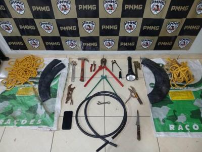 Dois presos por PMs ap�s furto de componentes el�tricos na zona rural do Sudoeste mineiro