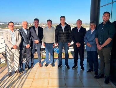 La�rcio Cintra participa de reuni�o estrat�gica no Porto Seco Sul de Minas para debater log�stica, ped�gios e reforma tribut�ria