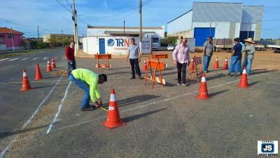 Iniciada a instala��o de sem�foros na principal avenida do Polo Industrial de Guaxup�