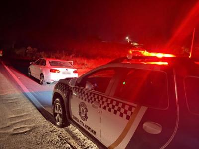 Guardas municipais prendem condutor de 22 anos por embriaguez ao volante e dire��o perigosa em Guaxup�