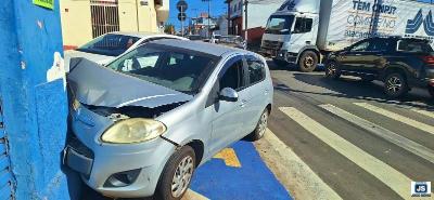 Cruzamento em Guaxup� registra a segunda colis�o da semana e refor�a a necessidade de melhoria na sinaliza��o 