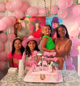O anivers�rio da estudante guaxupeana Stefany Emanuelly