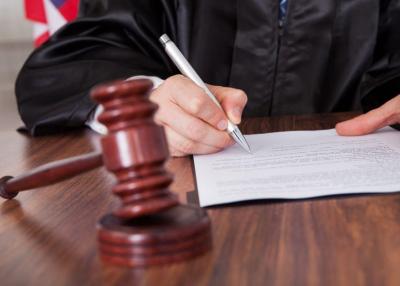 Justi�a condena dois guardas civis de Guaxup� por disparo contra homem e falso testemunho