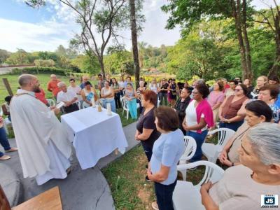 Devotos celebram o Dia de S�o Miguel Arcanjo na capela constru�da pela fam�lia Stamponi