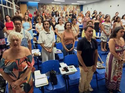 F�rum Mineiro de Pedagogia no Unifeg debate pol�ticas p�blicas e direitos das crian�as