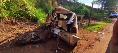Acidente deixa motorista ferido ap�s reboque ziguezaguear na rodovia 