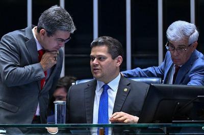 Senado avan�a na discuss�o da PEC que prev� fim da escala 6x1; vota��o ainda n�o aconteceu
