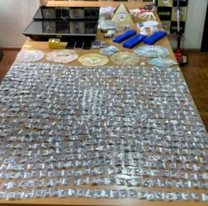 PM prende dois por tr�fico e apreende grande quantidade de entorpecentes em Monte Santo 