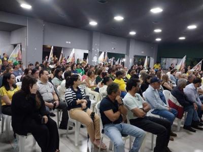 Bolsonaristas fazem reuni�o em Guaxup� e anunciam carreata para s�bado 