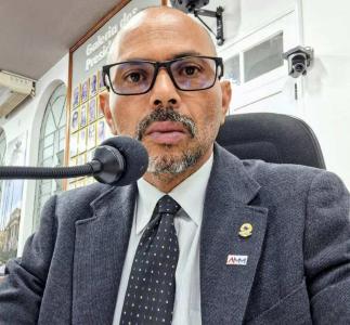 Carl�o pede for�a-tarefa para salvar as vidas de dependentes qu�micos e v�timas de problemas emocionais 