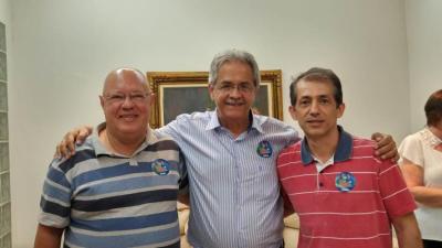 Dr. Raul firma compromisso com crianas e comunidade LGBT 