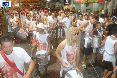 ltimo dia de desfile dos blocos e escola de samba do Carnaval Guaxup 2017