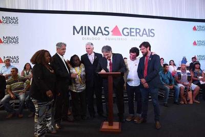 No dia da Conscincia Negra, Fernando Pimentel regulamenta Poltica de Povos e Comunidades Tradicionais