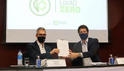 Romeu Zema e ministro do Meio Ambiente lançam edital para melhorar destinação do lixo em Minas Gerais